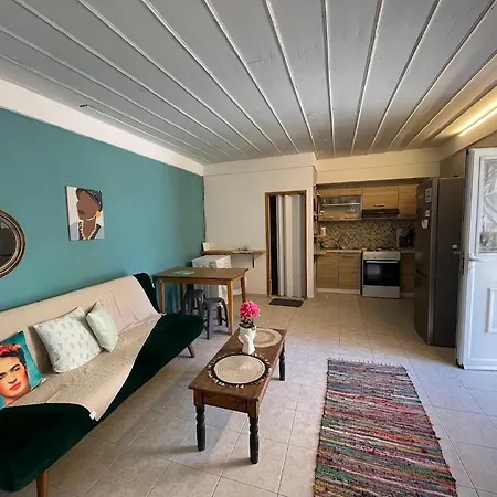 The Dockside Dwelling Holiday home